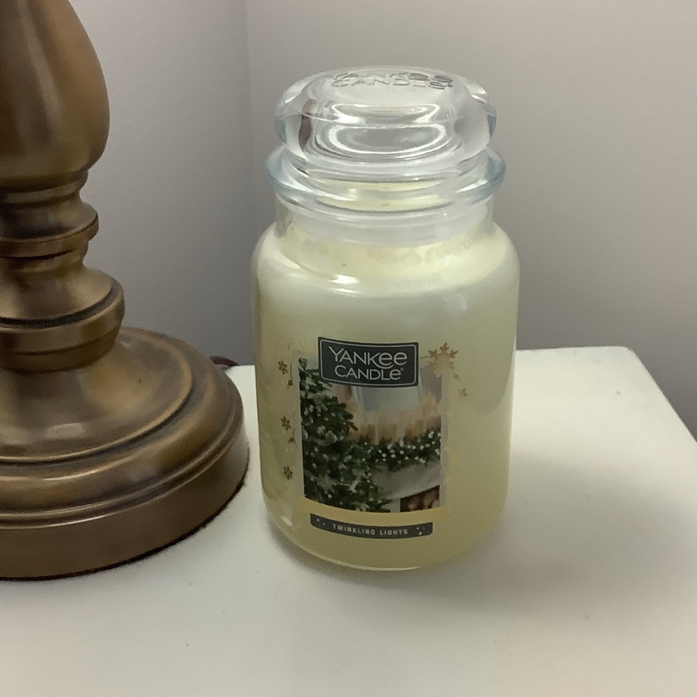 Yankee Candle Twinkling Lights Large Jar Holiday Countdown Collection
